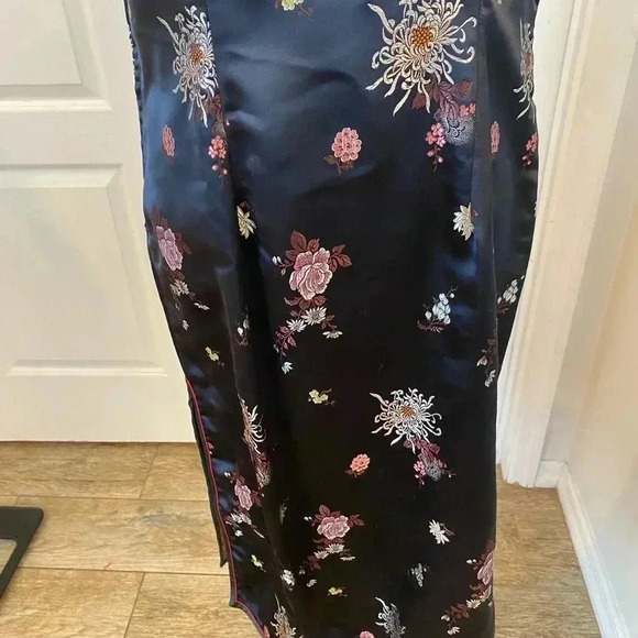 Cathaya Chinese Cheongsam Frog Fastening Silk Dress - Picture 6 of 9